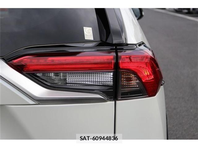 Toyota RAV4 PHV 2021-05 8831297-13