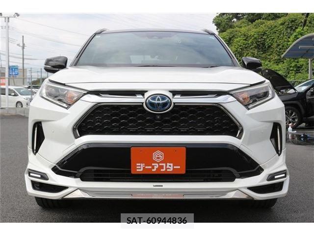 Toyota RAV4 PHV 2021-05 8831297-1