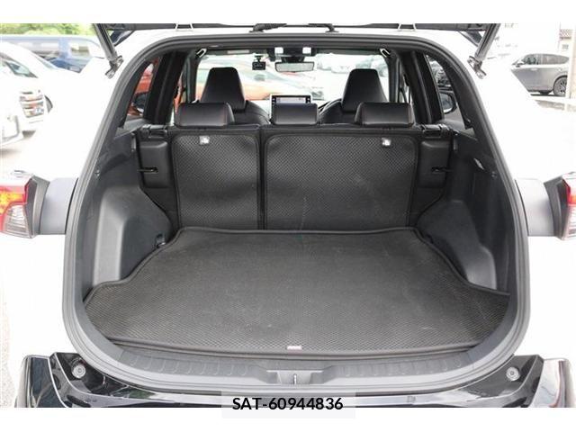 Toyota RAV4 PHV 2021-05 8831297-27
