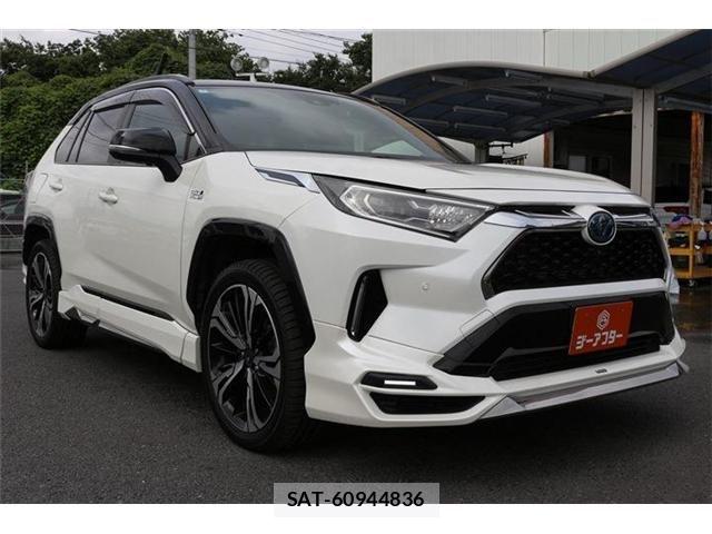 Toyota RAV4 PHV 2021-05 8831297-2