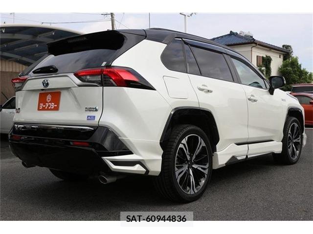 Toyota RAV4 PHV 2021-05 8831297-4