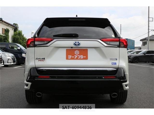 Toyota RAV4 PHV 2021-05 8831297-5