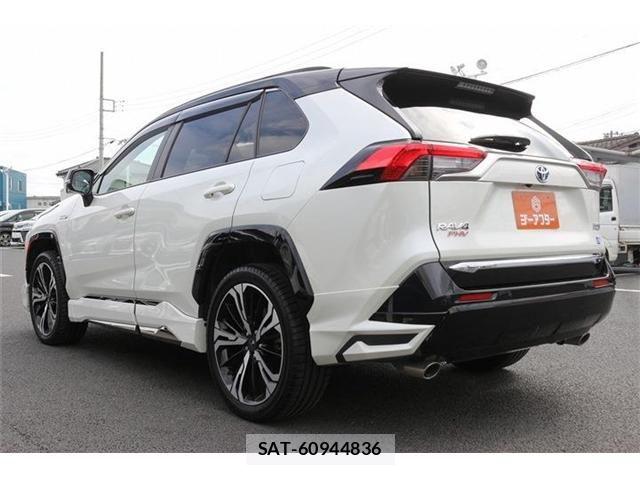Toyota RAV4 PHV 2021-05 8831297-6