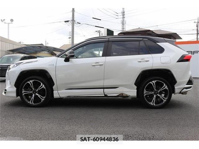 Toyota RAV4 PHV 2021-05 8831297-7