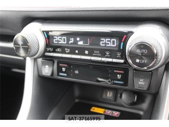 Toyota RAV4 PHV 2023-04 8831294-5