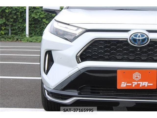 Toyota RAV4 PHV 2023-04 8831294-8