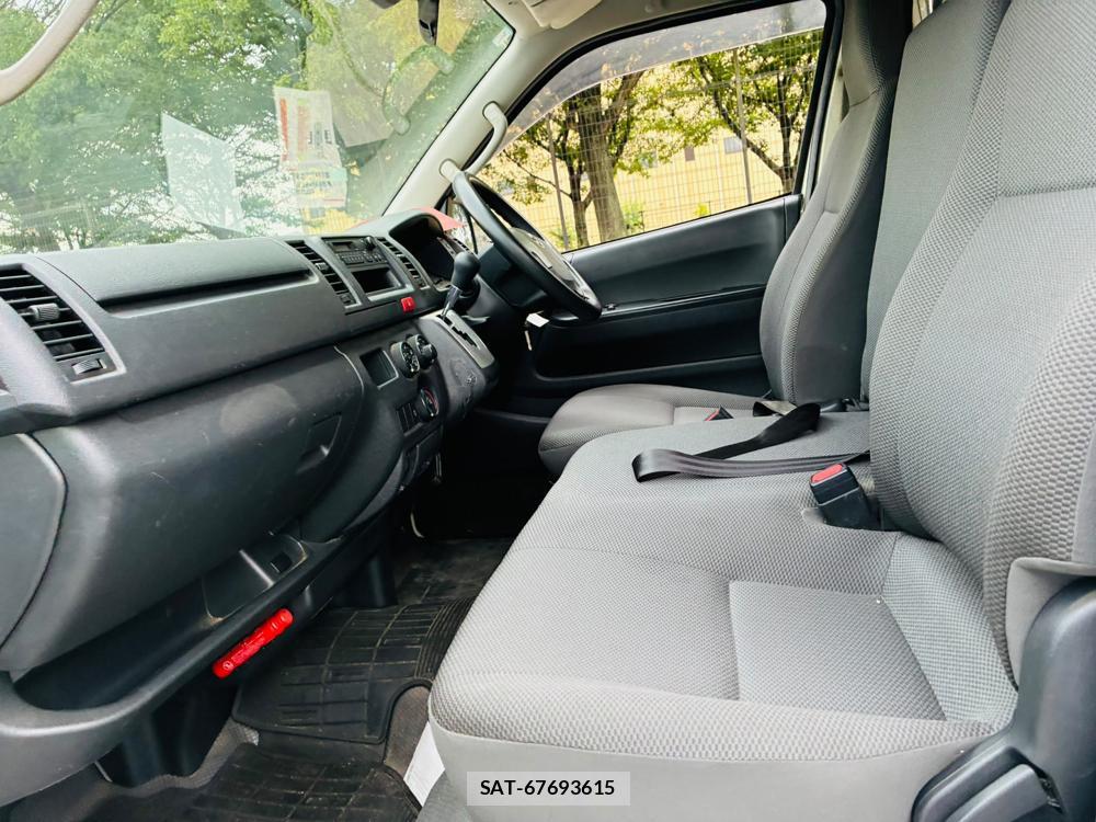 Toyota REGIUSACE VAN 2019-07 8266580-10