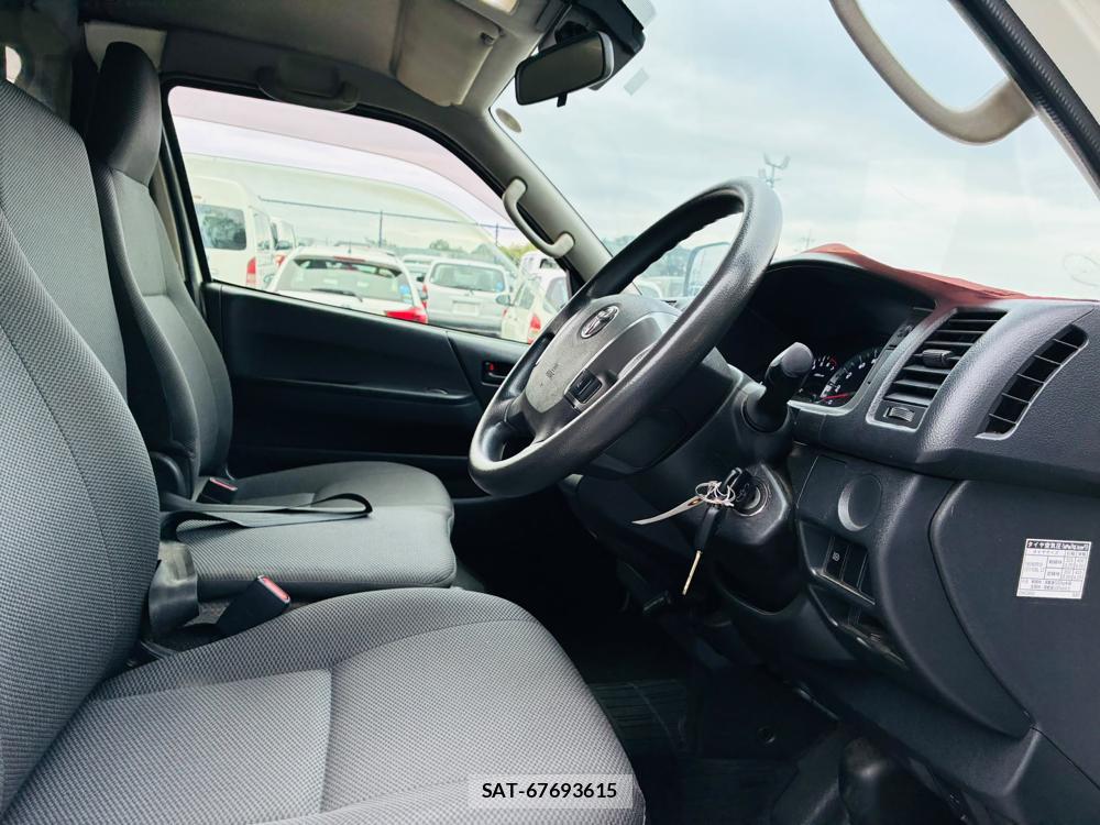 Toyota REGIUSACE VAN 2019-07 8266580-11