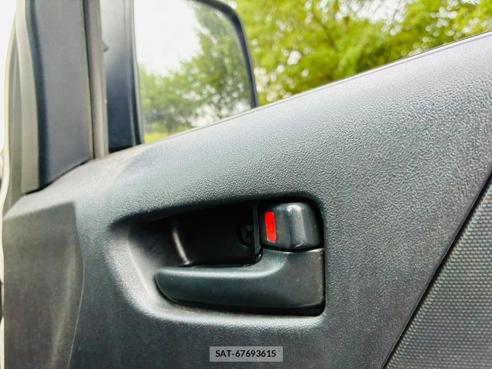 Toyota REGIUSACE VAN 2019-07 8266580-20