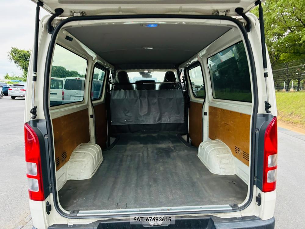 Toyota REGIUSACE VAN 2019-07 8266580-25