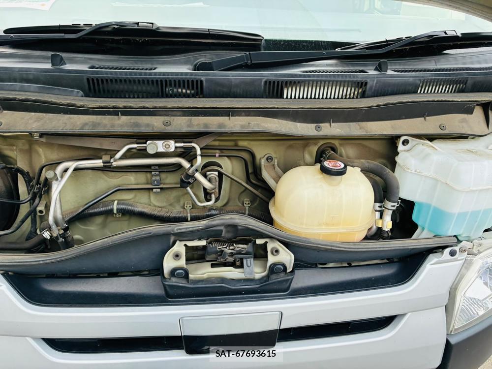 Toyota REGIUSACE VAN 2019-07 8266580-38