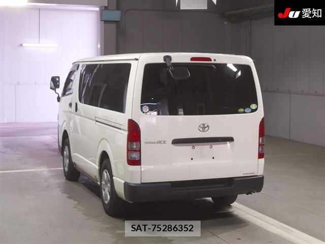 Toyota REGIUSACE VAN 2019-03 1076996-1