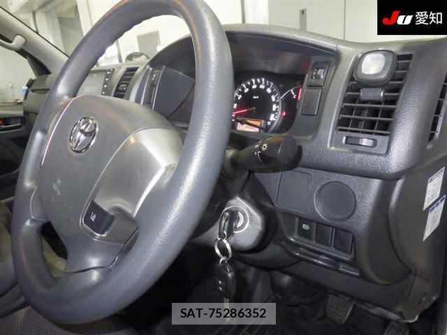 Toyota REGIUSACE VAN 2019-03 1076996-7