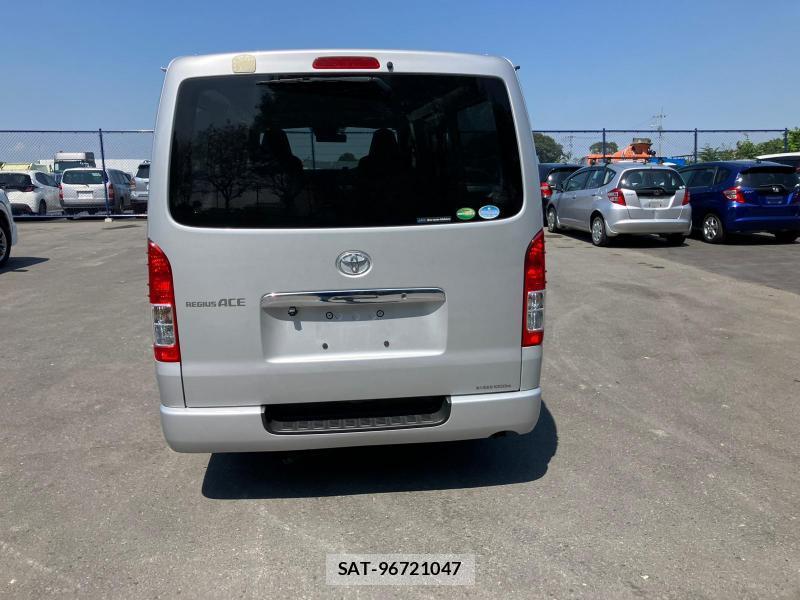Toyota REGIUSACE VAN 2018 1273750-4