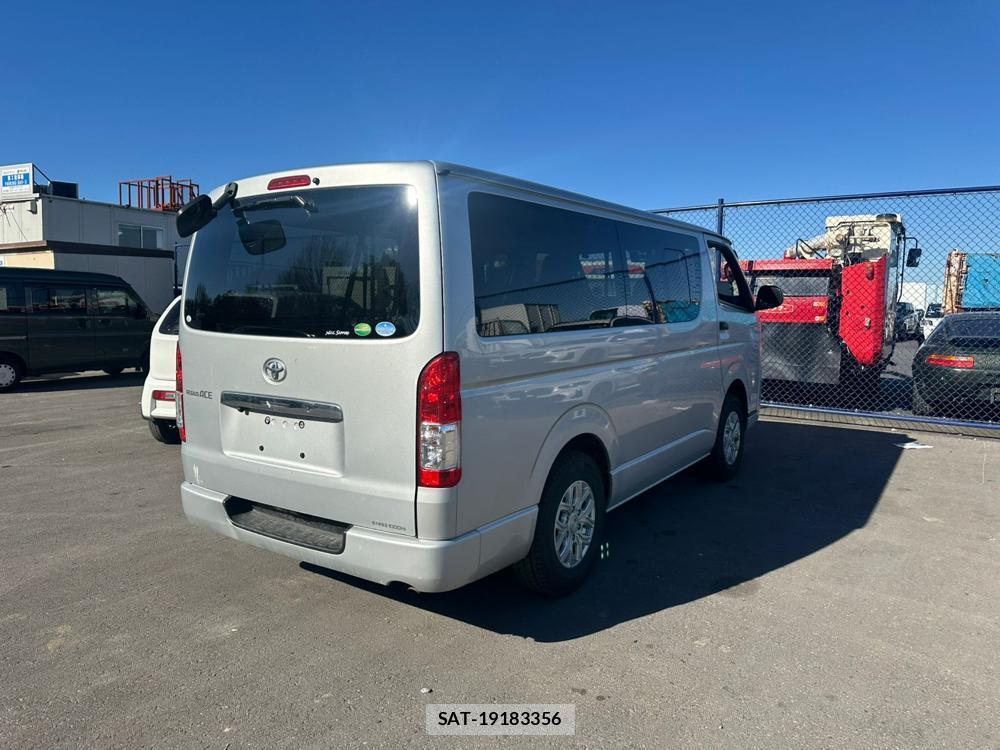 Toyota REGIUSACE VAN 2019 1706877-4
