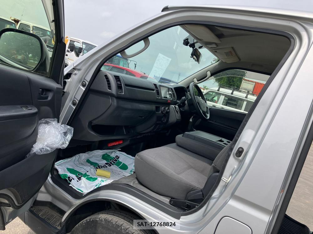 Toyota REGIUSACE VAN 2019 976219-9