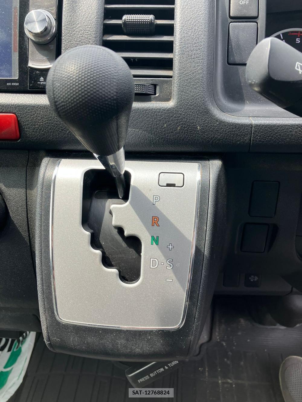Toyota REGIUSACE VAN 2019 976219-22