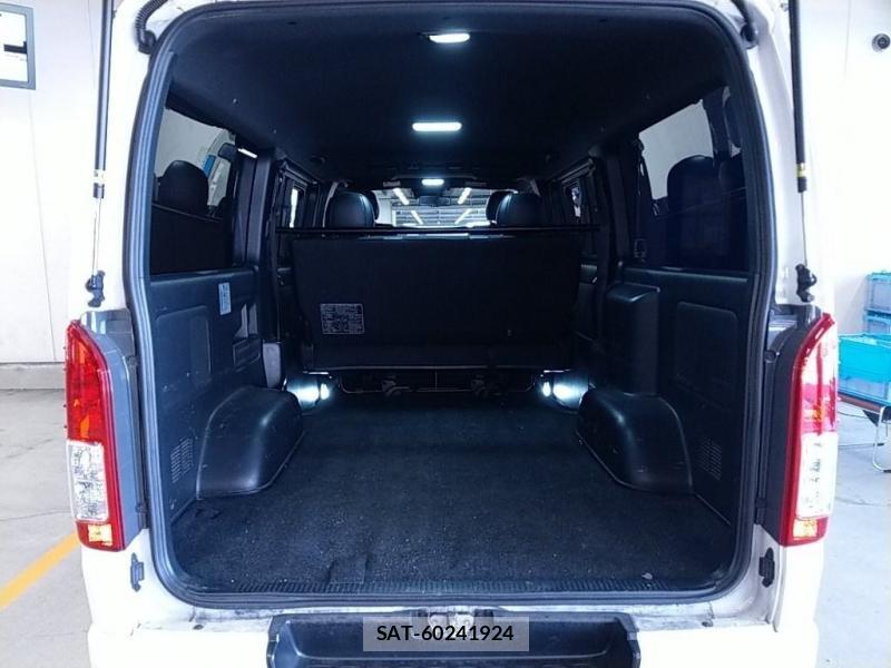 Toyota REGIUSACE VAN 2018 1068885-5