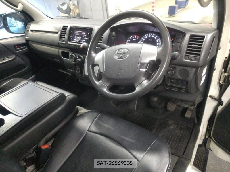 Toyota REGIUSACE VAN 2019-07 8484642-4