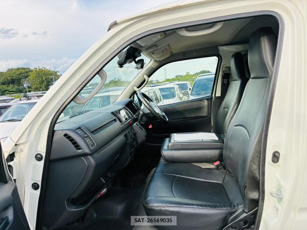 Toyota REGIUSACE VAN 2019-07 8484642-10