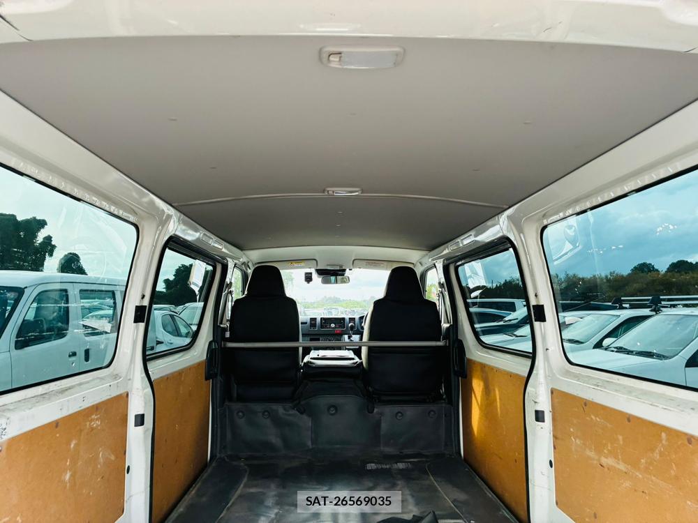Toyota REGIUSACE VAN 2019-07 8484642-23