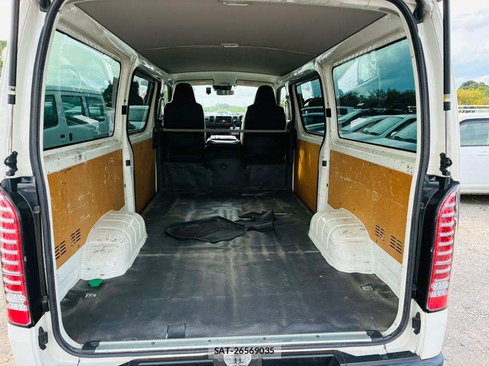 Toyota REGIUSACE VAN 2019-07 8484642-24