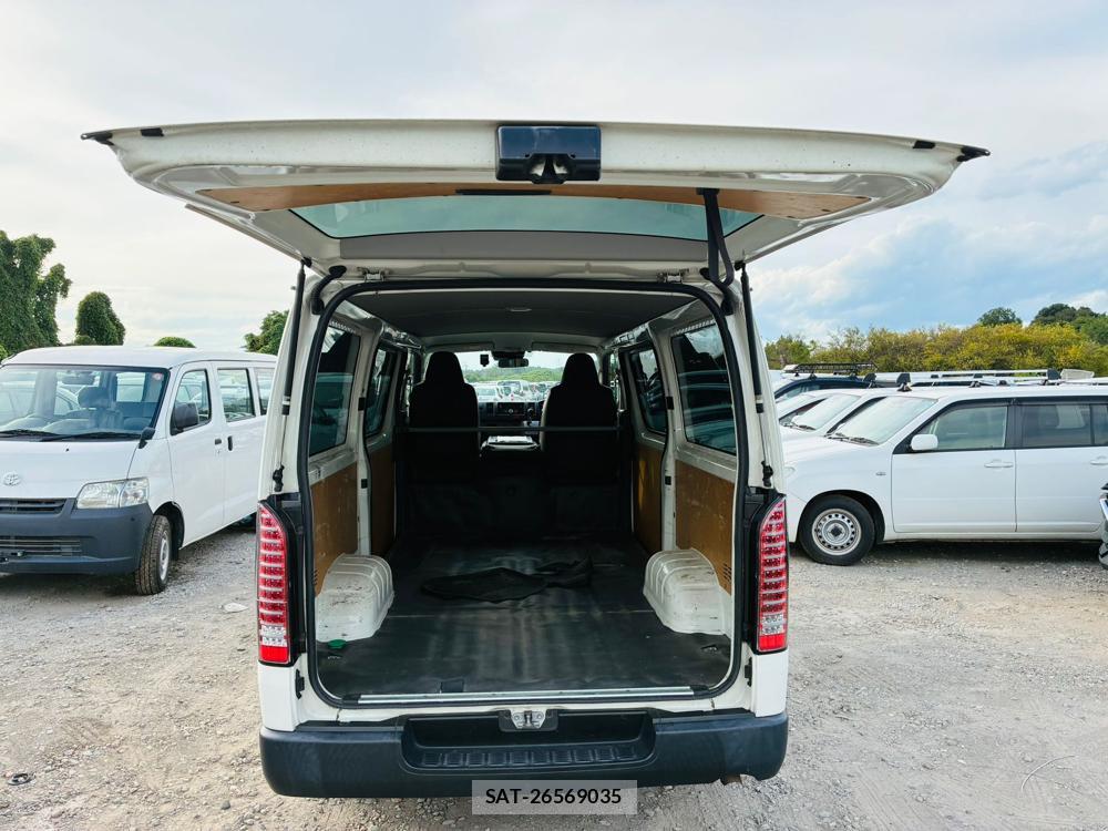 Toyota REGIUSACE VAN 2019-07 8484642-25