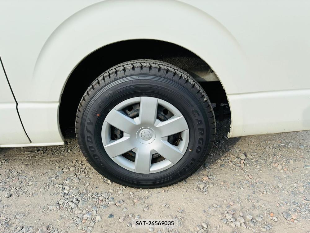 Toyota REGIUSACE VAN 2019-07 8484642-29