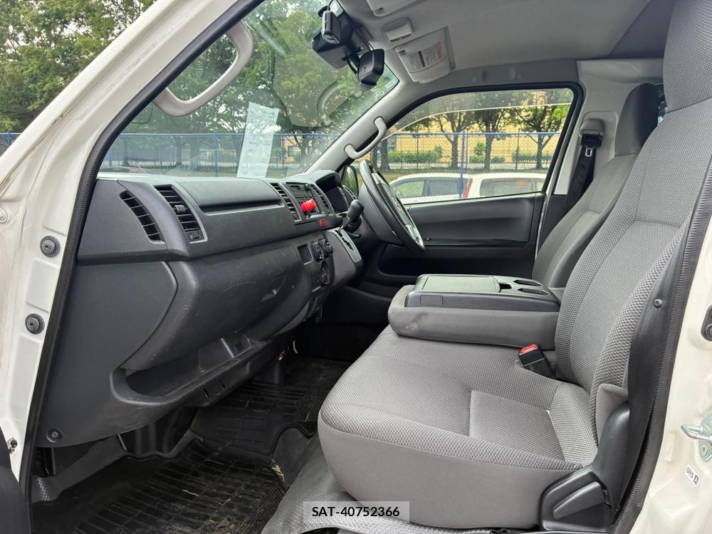 Toyota REGIUSACE VAN 2020 7332501-10