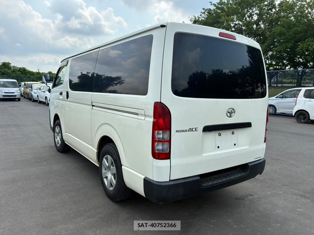 Toyota REGIUSACE VAN 2020 7332501-2