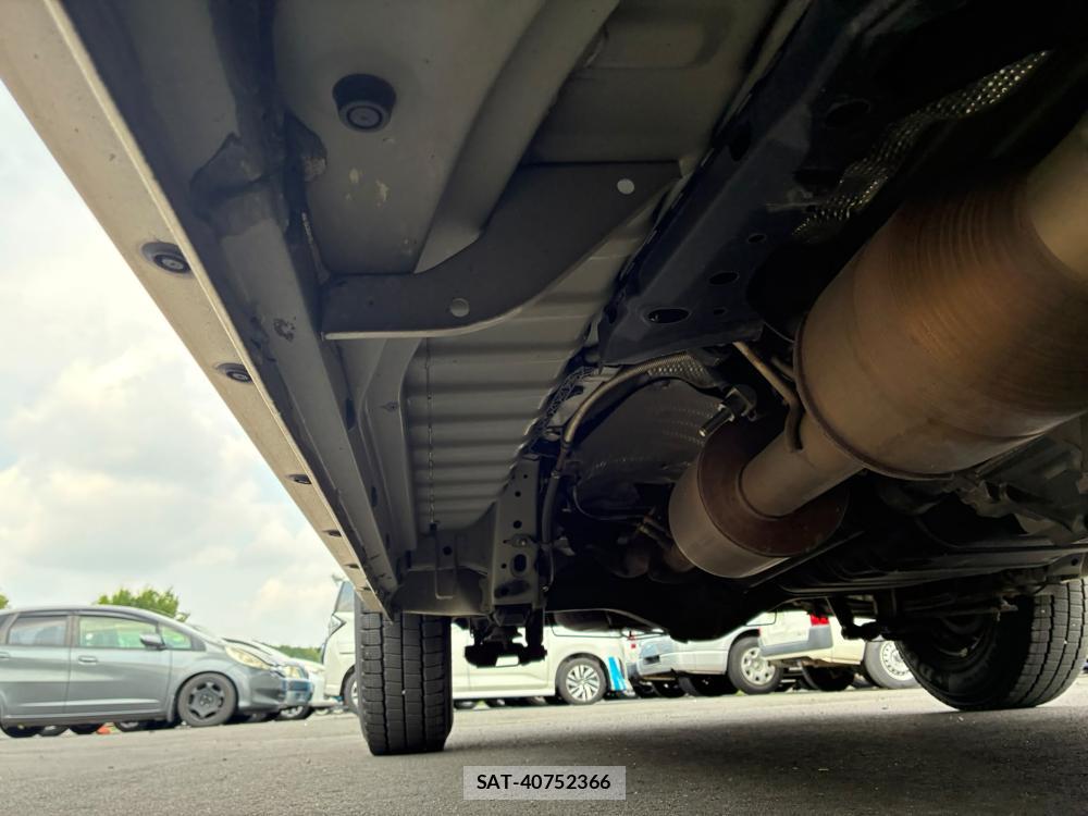 Toyota REGIUSACE VAN 2020 7332501-30