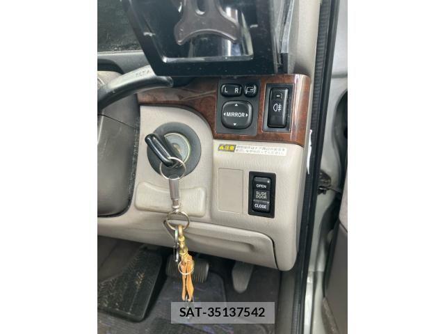 Toyota REGIUS WAGON 2001-09 4423626-17