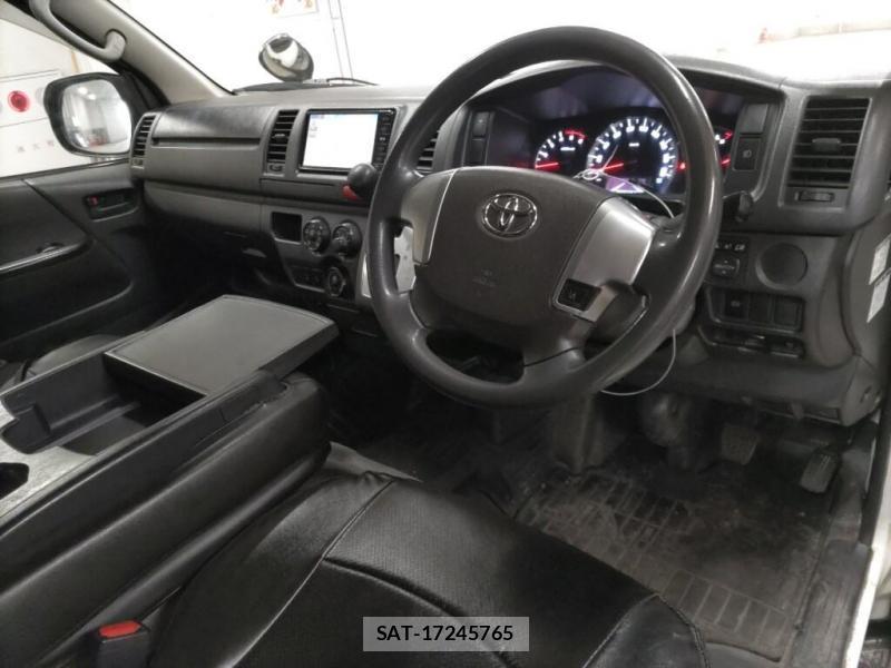 Toyota REGIUSACE VAN 2018 876375-4
