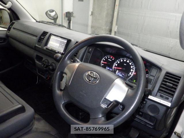 Toyota REGIUSACE VAN 2018-01 1095780-6
