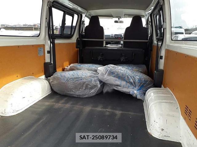 Toyota REGIUSACE VAN 2018 976220-9