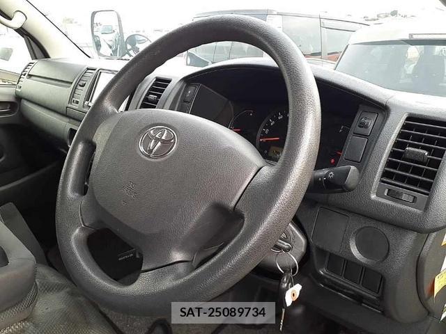 Toyota REGIUSACE VAN 2018 976220-6