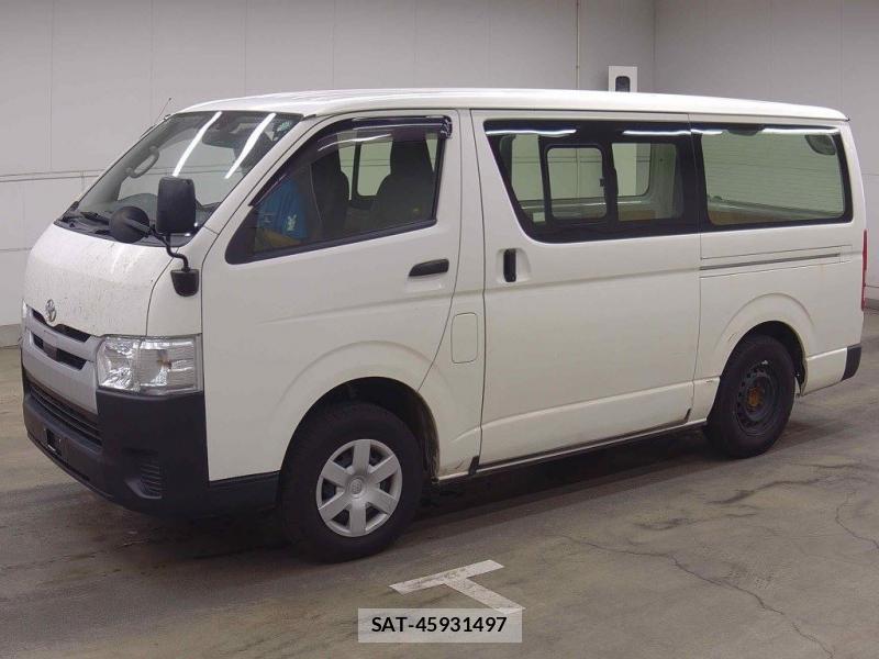 Toyota REGIUS VAN  1213730-3