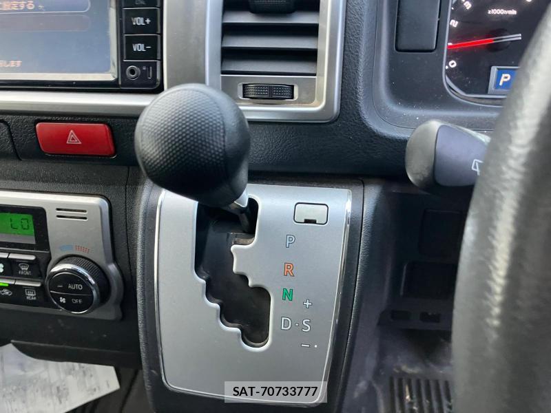 Toyota REGIUSACE VAN 2018 1252831-26