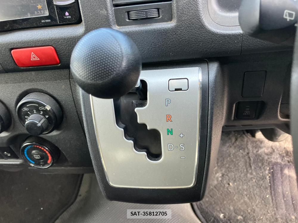 Toyota REGIUSACE VAN 2018 1218376-26