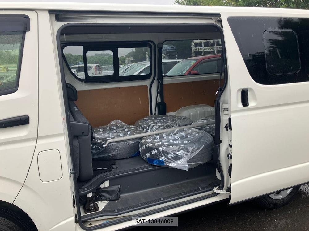 Toyota REGIUSACE VAN 2018 1218349-9