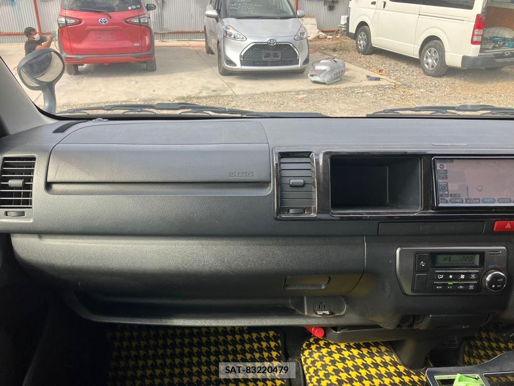 Toyota REGIUSACE VAN 2018 1300090-19