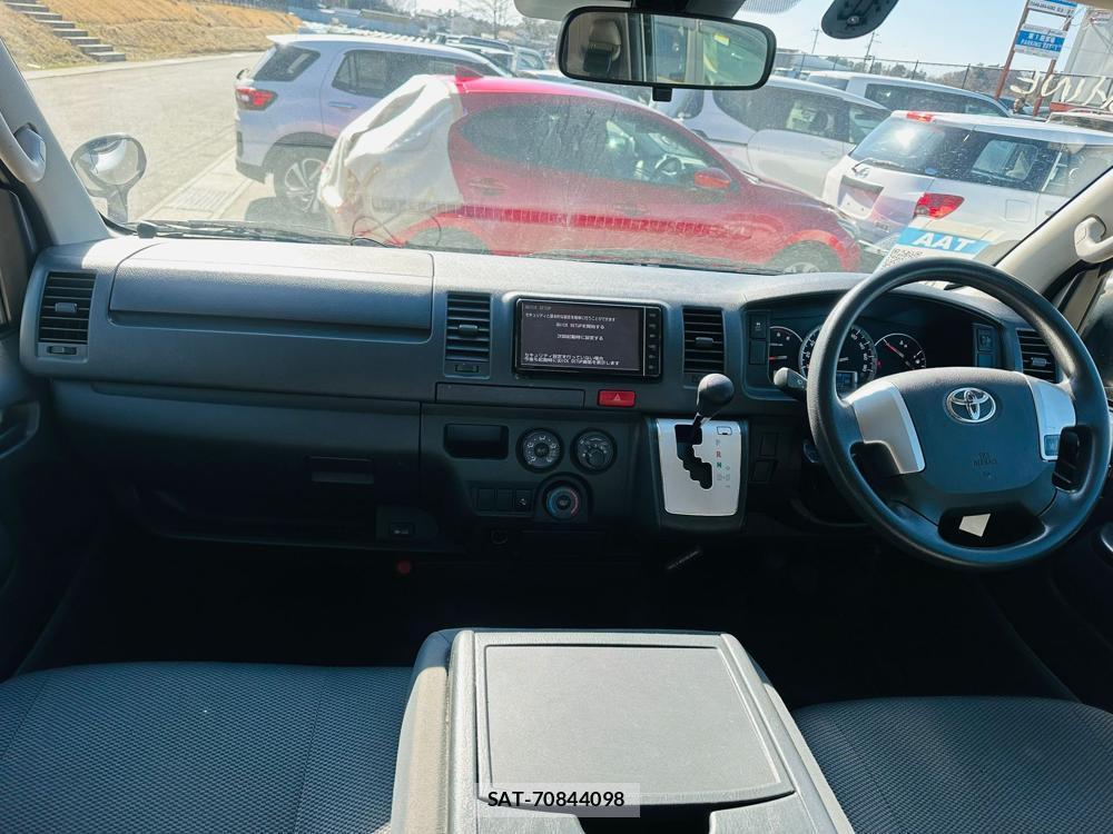 Toyota REGIUS VAN 2019-01 4211309-11