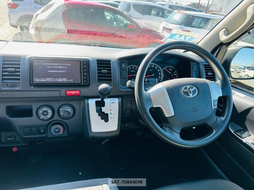 Toyota REGIUS VAN 2019-01 4211309-12