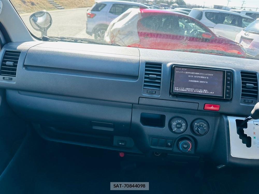 Toyota REGIUS VAN 2019-01 4211309-17