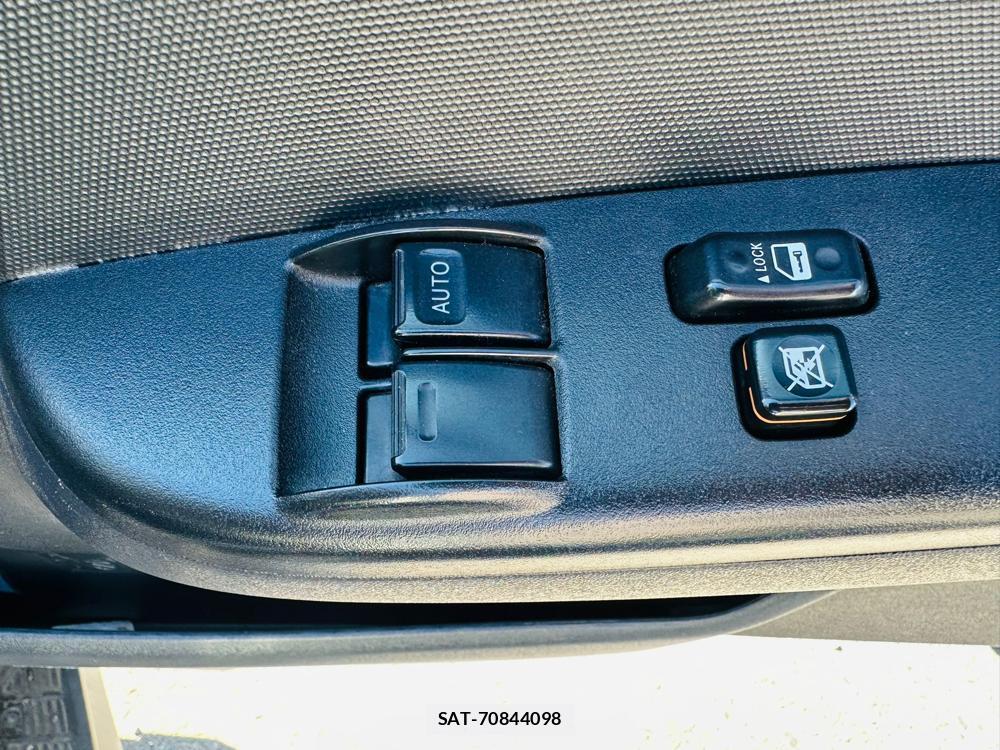 Toyota REGIUS VAN 2019-01 4211309-21