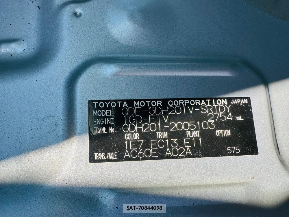 Toyota REGIUS VAN 2019-01 4211309-39