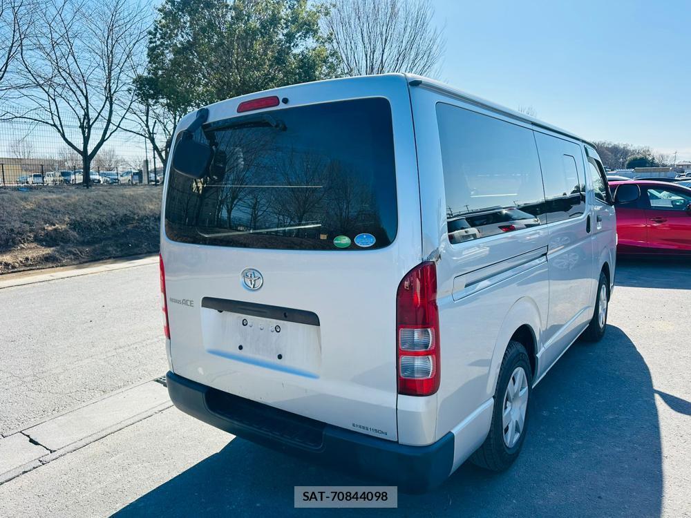 Toyota REGIUS VAN 2019-01 4211309-4