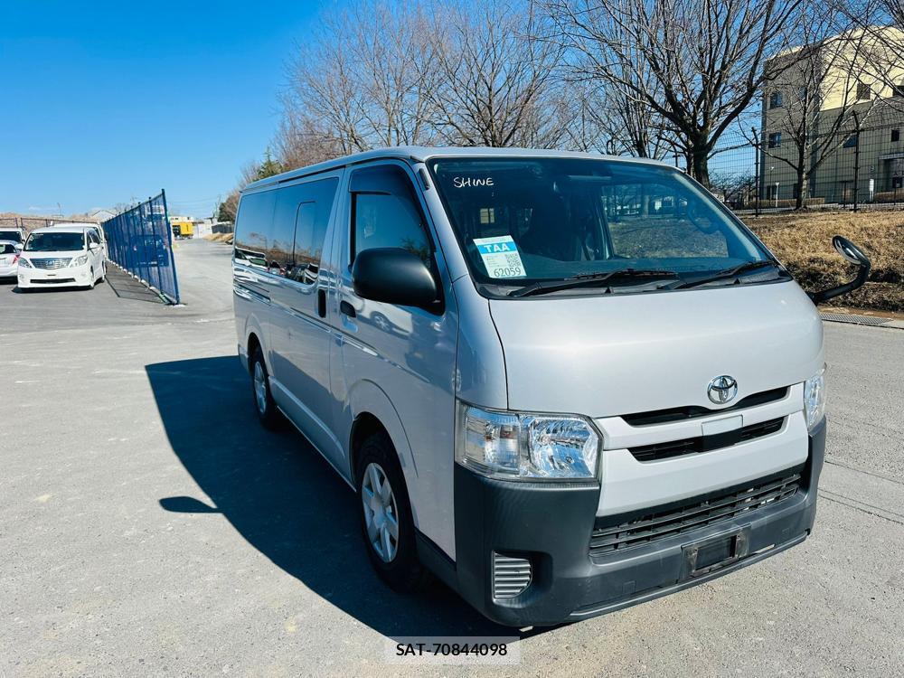 Toyota REGIUS VAN 2019-01 4211309-6