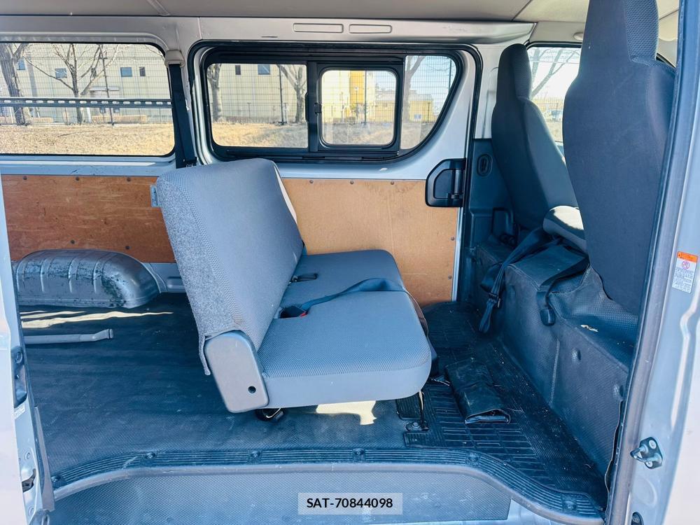 Toyota REGIUS VAN 2019-01 4211309-8