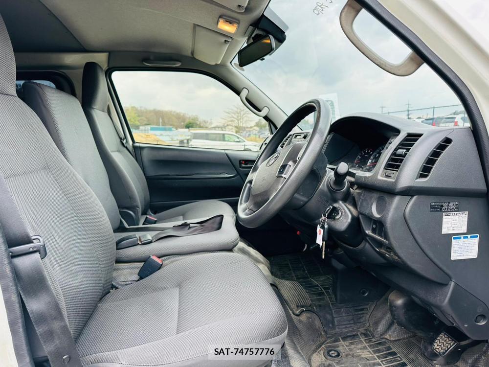 Toyota REGIUSACE VAN 2019 4409304-10